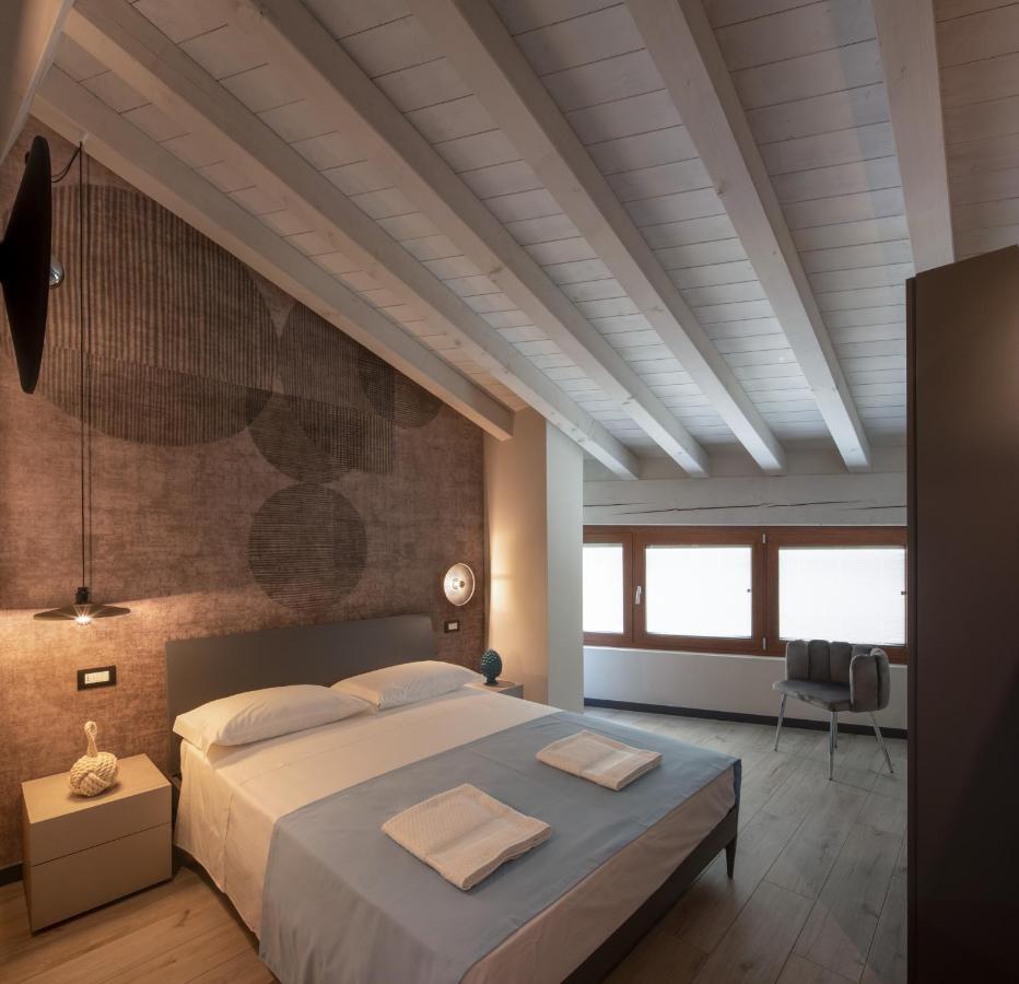 Monte Isola - Decio Rooms Экстерьер фото